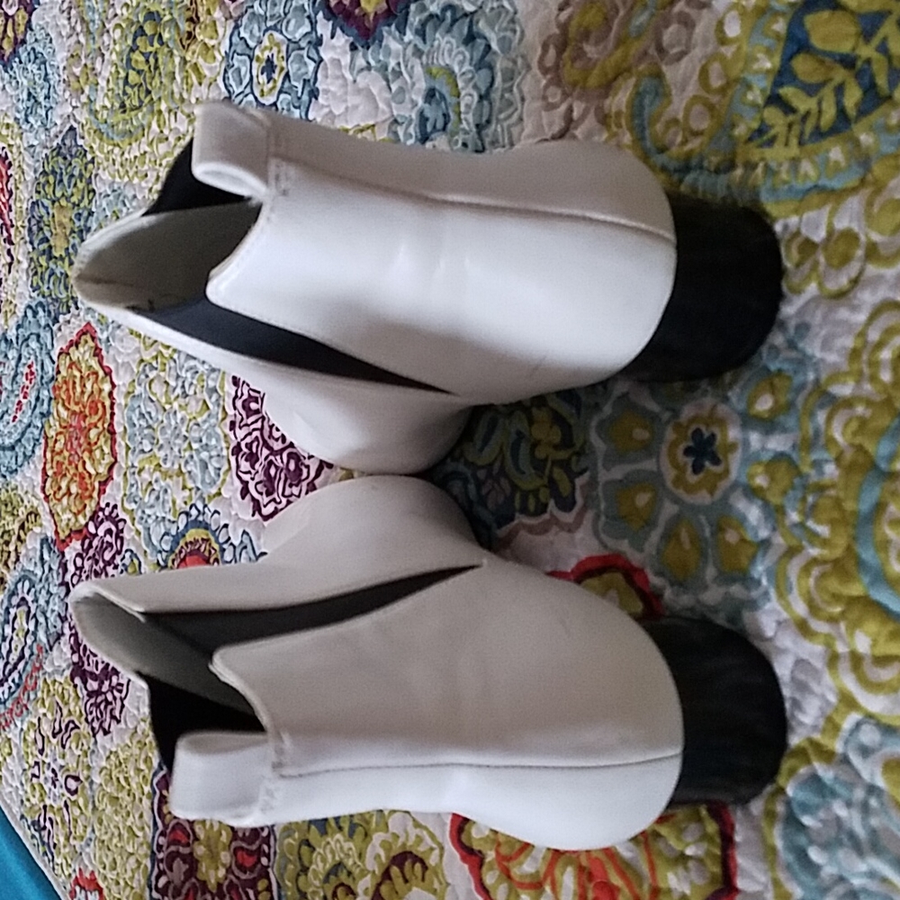 Nine West booties - Picture 5 of 11